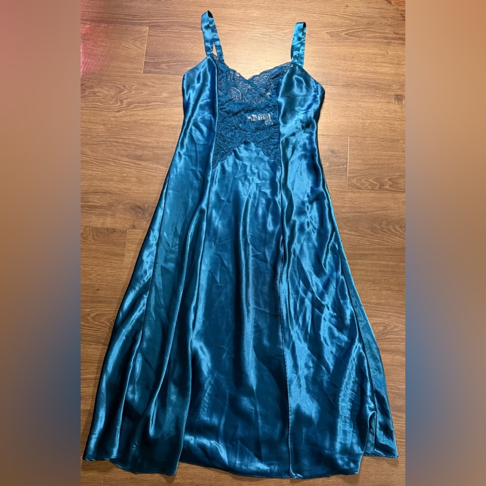 Victoria's Secret Gold Label Teal Satin Long Nightgown Slip Dres Lace Trim Sz M
